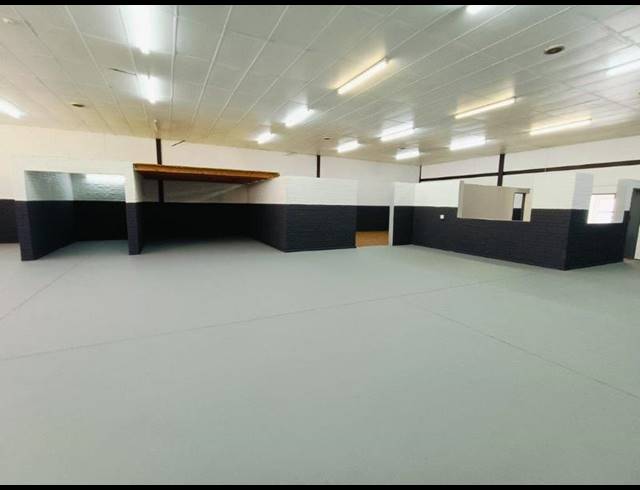 INDUSTRIAL PROPERTY TO RENT IN HALFWAY HOUSE